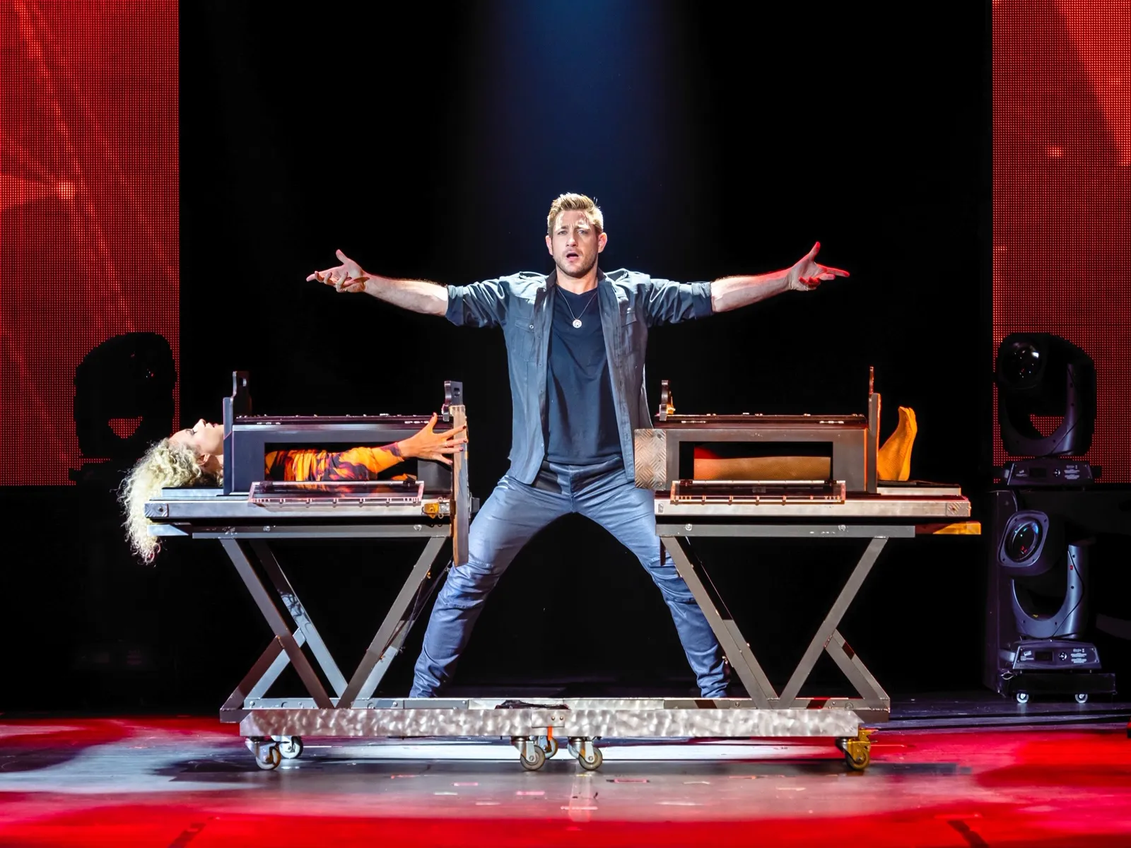 Premium Magician in Australia: How to Impress Guests with Live Magic — Sam Powers